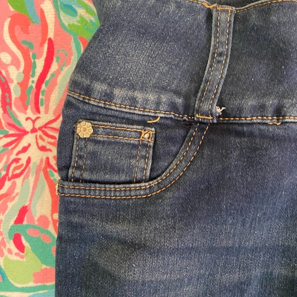 3/12 🌺Bella Jeans med. blue wash. Size 9 slim stretch jeans flower buttons - Picture 6 of 10